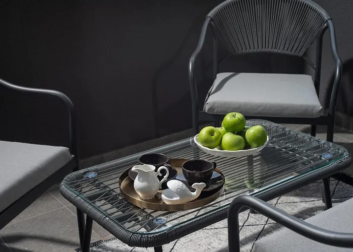 Appartamento Anni - Modern & Cosy - With Garage & Balcony Zara