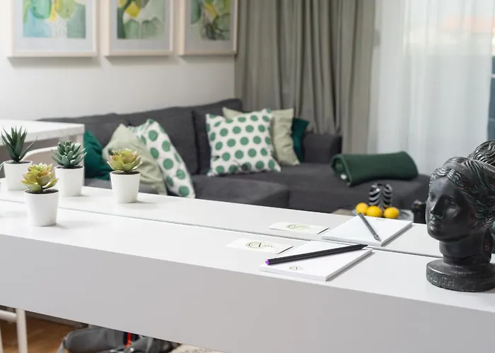 Appartamento Anni - Modern & Cosy - With Garage & Balcony