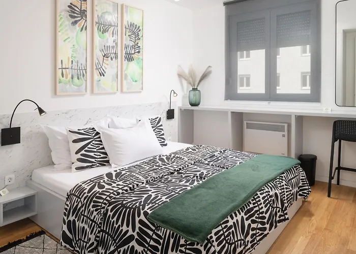 Appartamento Anni - Modern & Cosy - With Garage & Balcony