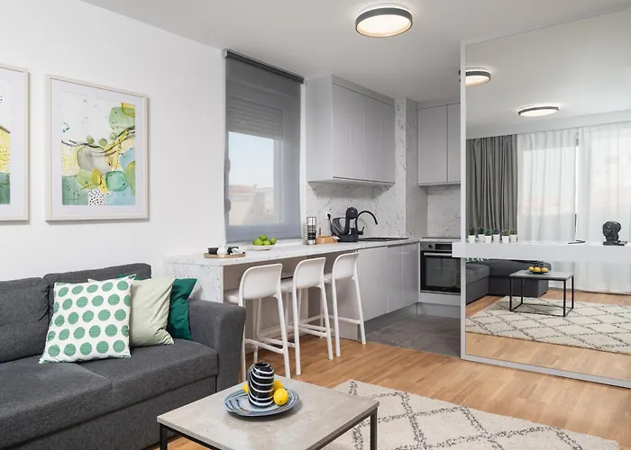 Appartamento Anni - Modern & Cosy - With Garage & Balcony
