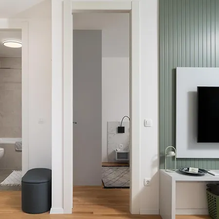 Anni - Modern & Cosy - With Garage & Balcony