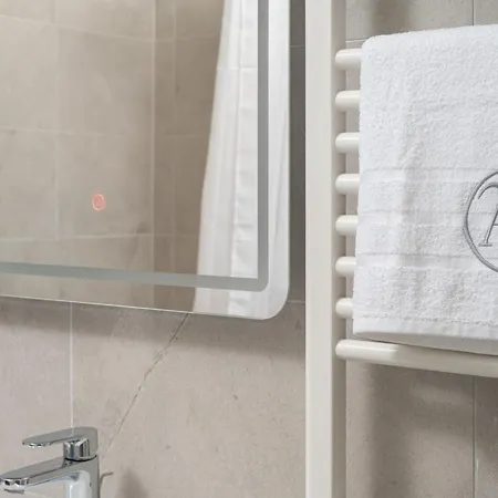 Anni - Modern & Cosy - With Garage & Balcony Zadar