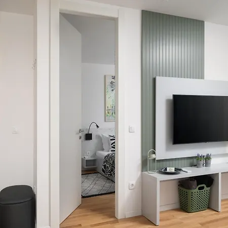 Anni - Modern & Cosy - With Garage & Balcony