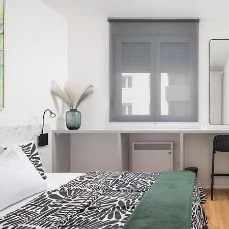 Apartman Anni - Modern & Cosy - With Garage & Balcony