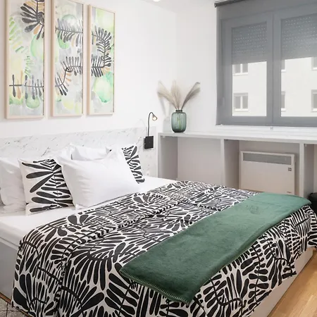 Apartment Anni - Modern & Cosy - With Garage & Balcony