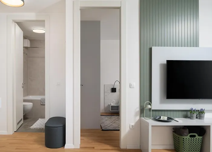 Anni - Modern & Cosy - With Garage & Balcony